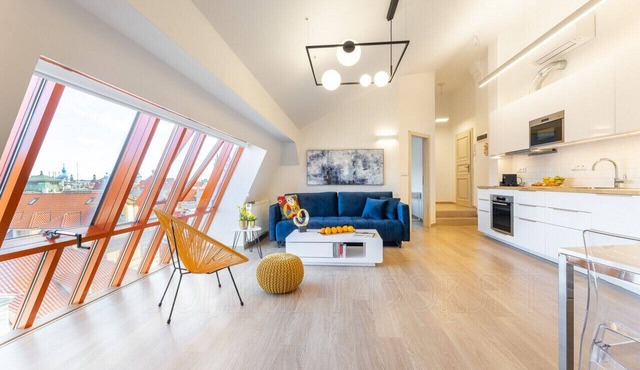Charming & Luxurious Penthouse, A/C & Grand Views by EasyBNB Premium