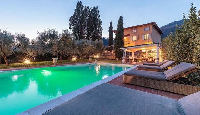 Charming & Luxury 10 Bedrooms VILLA MEDEA Close to the City Centre of Lucca