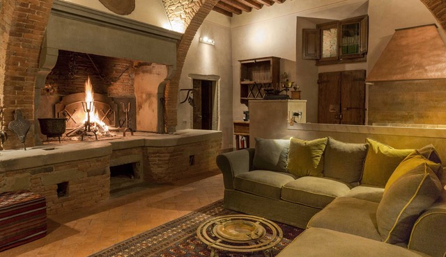 Charming & Luxury Historic Guest House in the Center of Arezzo (Tuscany)