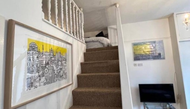 Charming Maisonette Studio Flat in the Heart of Putney