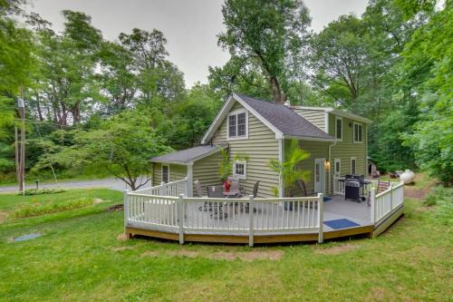 Charming Manheim Cottage w/On-Site Animal Viewing