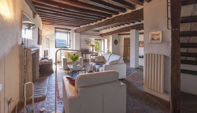 Charming Medieval House with piano & Big Garden, in idyllic Todi
