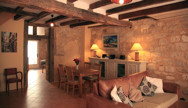 Charming Medieval town house with courtyard in Issigeac