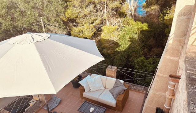 Charming Mediterranean retreat in the Mallorcan style, right on the beach & MB