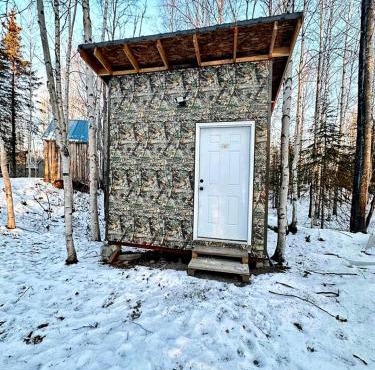Charming Micro Cabin Stay with Dedicated Play Area and Quick Access to River in Houston, Alaska