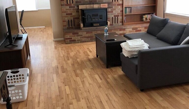 Charming Mid-Century Home - Centrally Located in Kennewick, WA