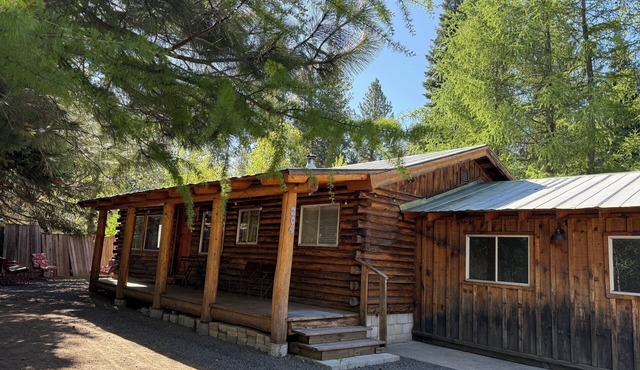 Charming Miller Cabin in McCall! Sauna, utilities, snow removal, pet friendly!