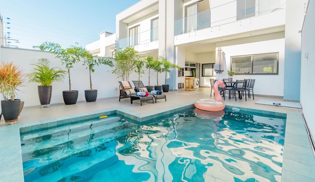 Charming & Modern Villa with KING BED in the hear of Foz do Igua