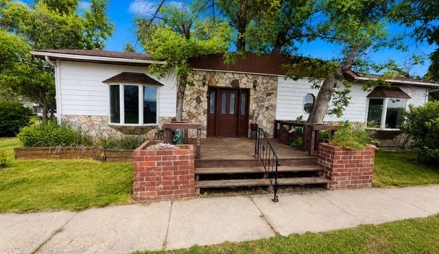 Charming Moore Home. Pet Friendly, Spacious & Comfortable for Families
