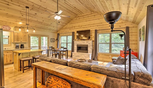 Charming Murphy Cabin w/ Gas Grill + Fire Pit