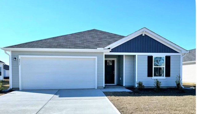 Charming new 3-bedroom house in Southport with lake view