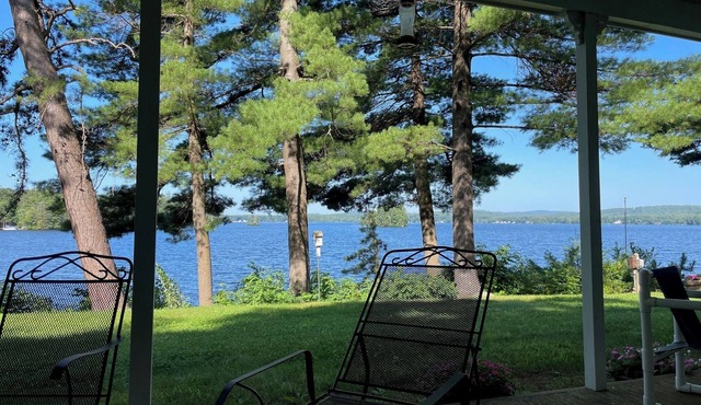 Charming New England 4bd Family Lake House w/Yard, Patio, Docks and Views