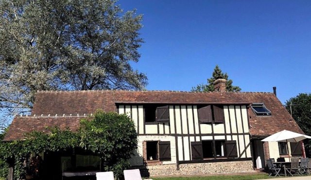 Charming Normandy country house, swimming pool and guest house.