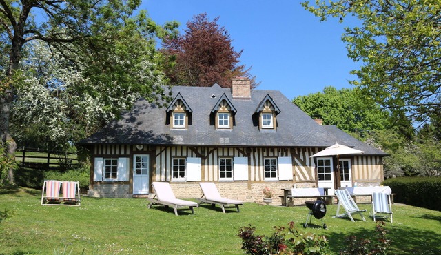 Charming Normandy house near Deauville with swimming pool, sauna, gym