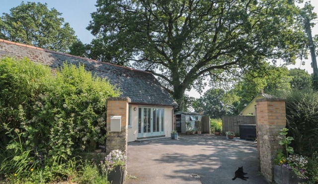 Charming Nuthatch Cottage in Honiton