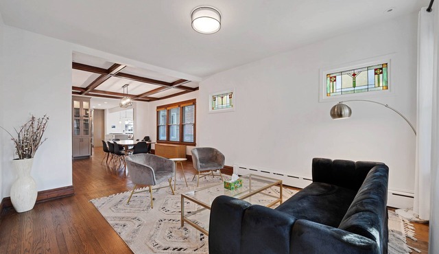 Charming Oak Park 4BD/3.5BA and 2 Private Parking by AllSet Turnover