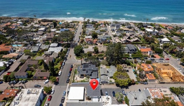 Charming Ocean View 2-bedroom apartment with AC in Del Mar!