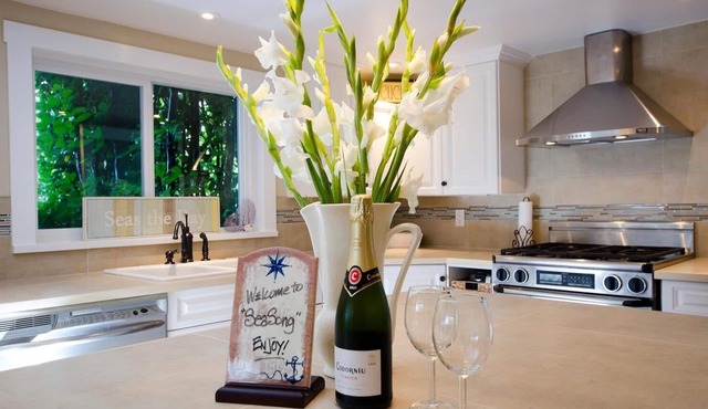Charming, ocean view, lovely 1 1/2 bdrm deluxe suite ~ & we're pet friendly! :-)