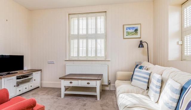 Charming Old Coastguards Cottage - Pass the Keys