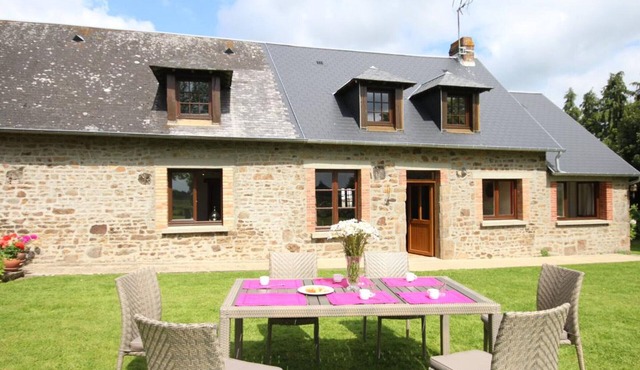 Charming old house with wifi in a quiet countryside