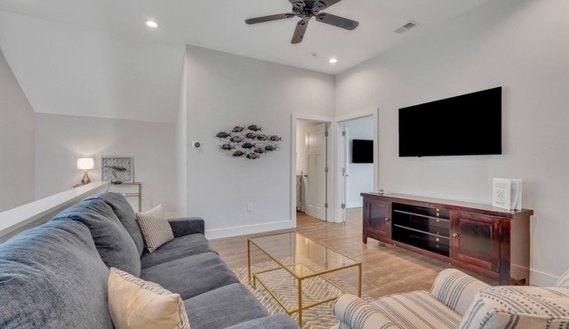 Charming Old Town Bluffton Carriage Home