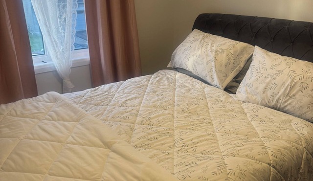 Charming One‑Bedroom Getaway in a Peaceful Townhome Setting