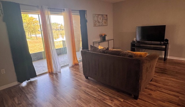 Charming & Peaceful 3-Bedroom Townhome with Lakeview & Amenities