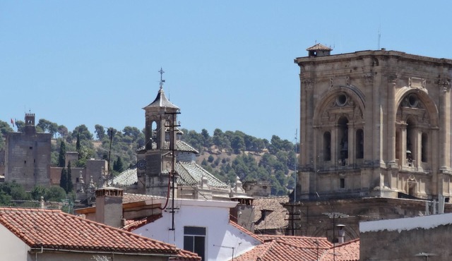 Charming penthouse in the historic center of Granada