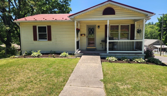 Charming, pet-friendly 2-bedroom house in Lewistown