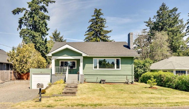 Charming Portland Home, Walk to Light Rail!