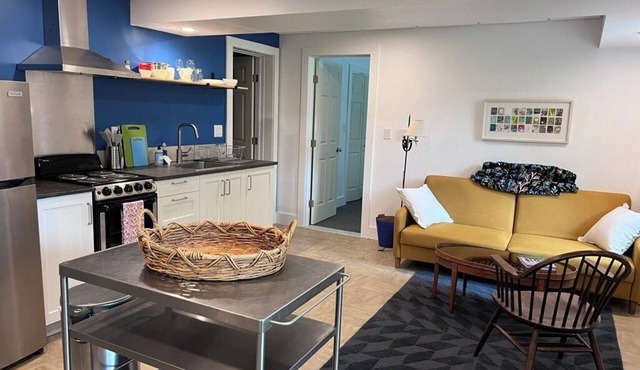 Charming, private, 1 br apartment close to Burlington and Middlebury.