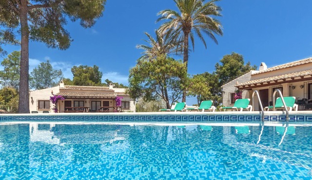 Charming private complex with pool and WIFI in Javea upt to 16 persons
