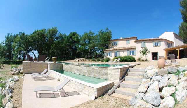 Charming property, Spa and 16.5m swimming pool in an exceptional site