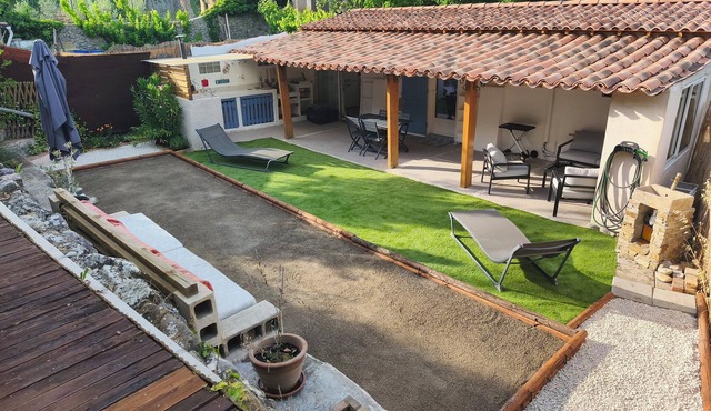Charming Provencal country house in the heart of the Alps de Haute Provence 3*.