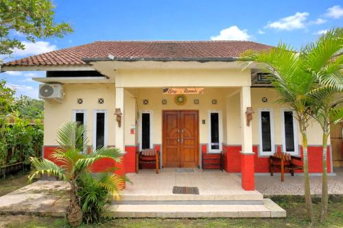 Charming Purisani 4BR House with Garden in Sleman Yogyakarta by Le Ciel Hospitality