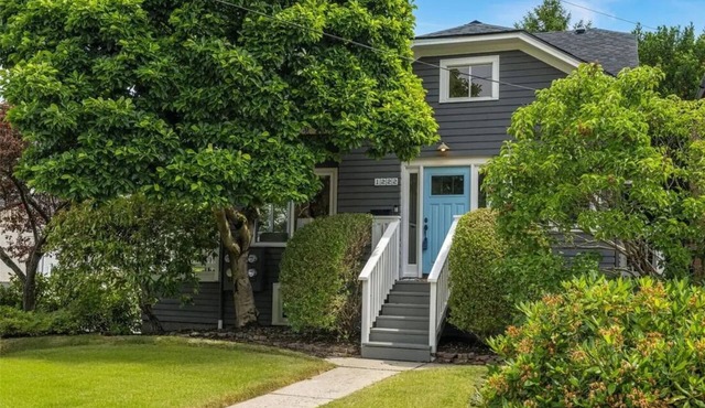 Charming Queen Anne Craftsman Home - 4BR, 3BA, 2 Full Kitchens, sleep 10+