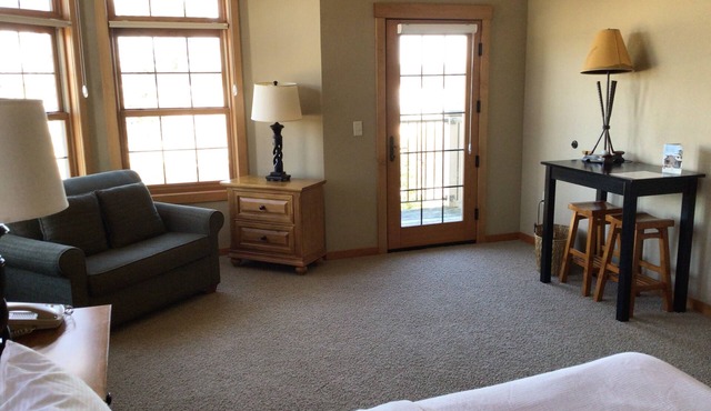 Charming Queen Studio for Two Northernaire Resort – Three Lakes, WI