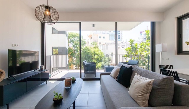 Charming & Quiet 1 BR in Heart Tel Aviv SAFE ROOM