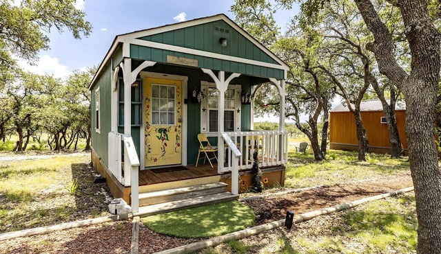 Charming Ranch Cabin with Milky Way Stargazing near Mountain Home, Texas