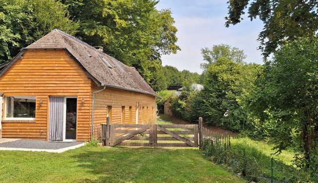 Charming recently renovated 3-bedroom farmhouse in enchanting Erloy with WiFi