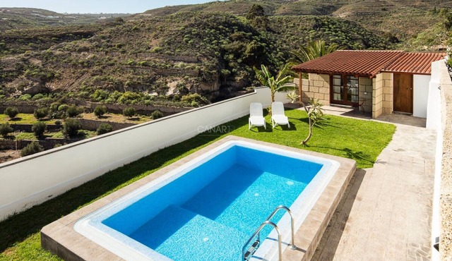 Charming Refurbished 18th Century Cottages in Arico Nuevo