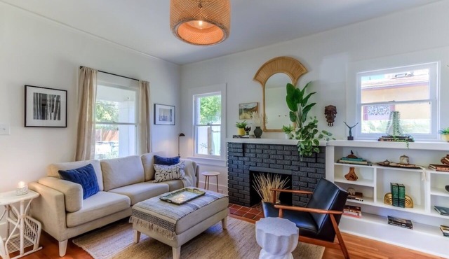 Charming remodeled bungalow. Close to UofA, Banner, Downtown