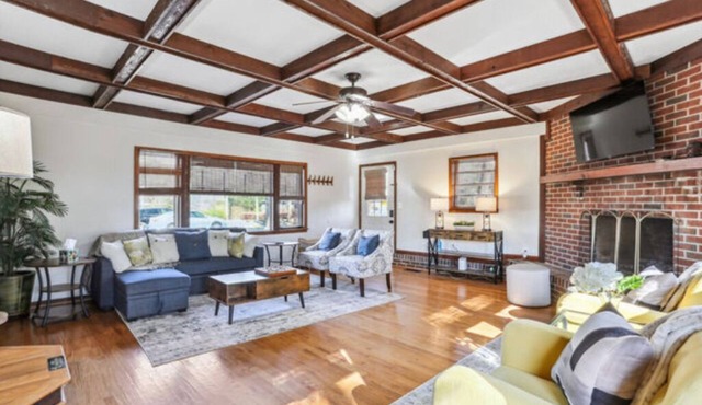 Charming renovated 4 Bedroom Ranch walking distance to the Silver Comet Trail!