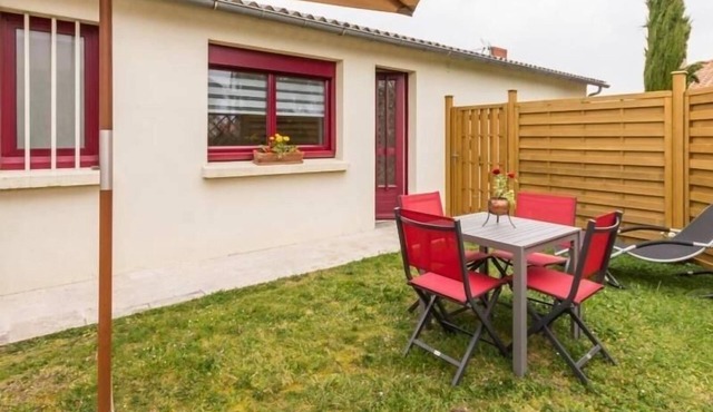 Charming Renovated Cottage in Medieval Clisson with Terrace, Garden, and Modern Amenities