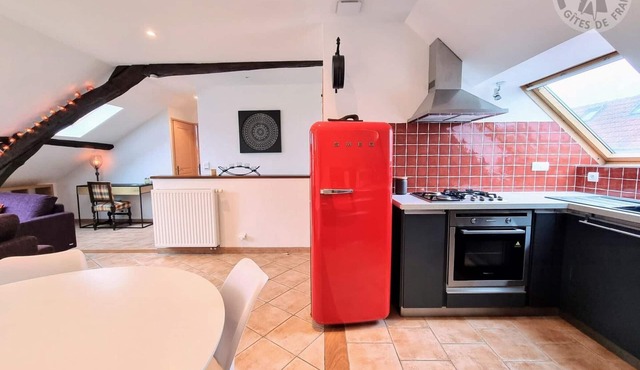 Charming Renovated Apartment in Rambouillet: Near Castle, Shops, and Direct Paris Access