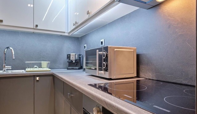 Charming renovated studio in the heart of Athens – perfect location!