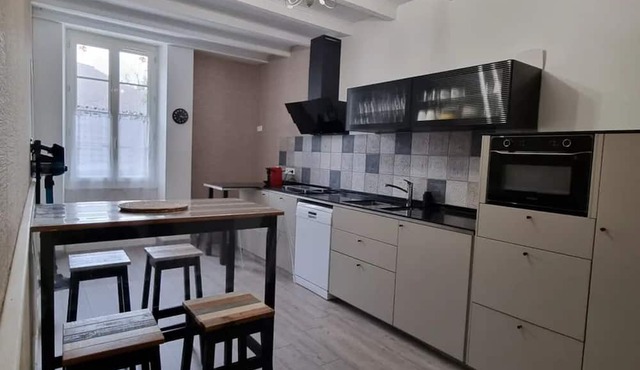 Charming residence 30' Bordeaux 15 pers+ with wellness area, swimming pool, massages and spa