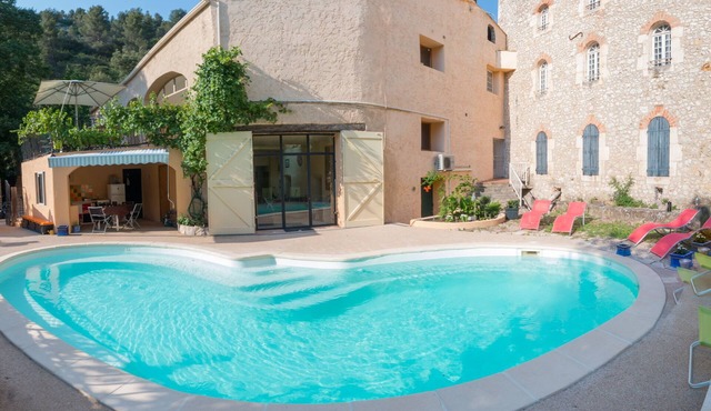 Charming Residence 5 chb river front near Aix Marseille Swimming pool Park