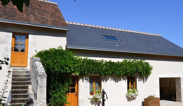 Charming Restored Farmhouse: Spacious, Family-Friendly, Near Loire Castles, All-Inclusive Amenities
