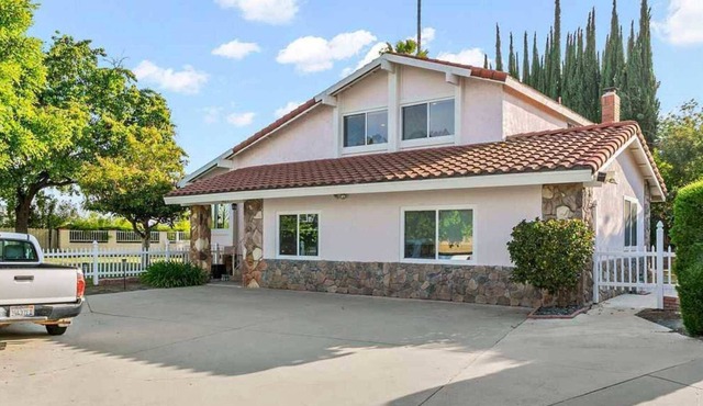 Charming Retreat on Pecan Grove Dr